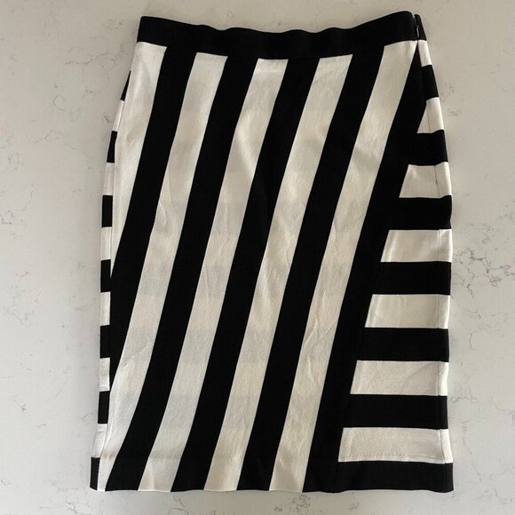 Banana Republic Dresses & Skirts - Banana Republic Striped Rayon Viscose Blend Fitted Pencil Skirt Black Cream Sz 2